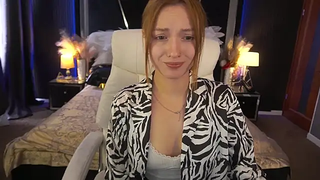 FoxyMayy online show from July 31, 2026, 12:48 pm