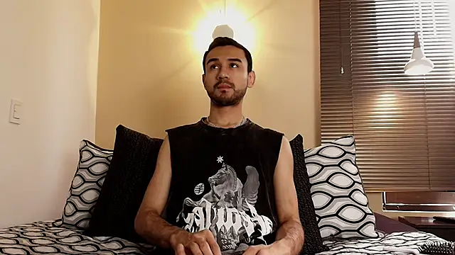 Snapshot of Axel_Moon_S chatting on November 22, 2025, 2:05 pm Axel Moon S online show from November 22, 2025, 2:05 pm