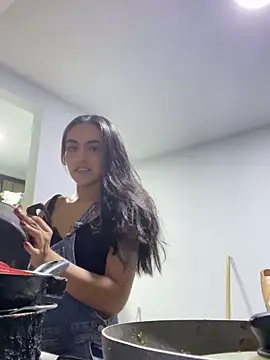 Leslie Bussh  online show from February 18, 2026, 2:18 am