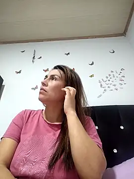 vanessa-titisM online show from April 30, 2026, 3:35 am