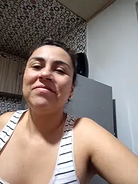 Snapshot of vanessa-titisM chatting on May 8, 2026, 12:27 am vanessa-titisM online show from May 8, 2026, 12:27 am
