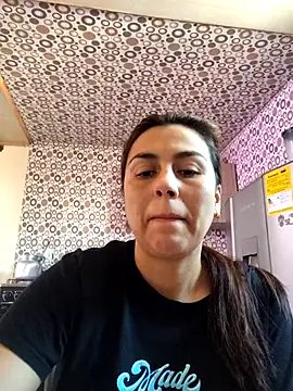 Snapshot of vanessa-titisM chatting on May 9, 2026, 2:33 pm vanessa-titisM online show from May 9, 2026, 2:33 pm