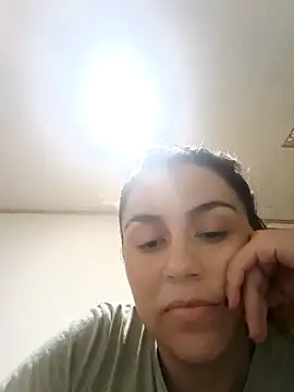 Snapshot of vanessa-titisM chatting on May 13, 2026, 1:47 am vanessa-titisM online show from May 13, 2026, 1:47 am