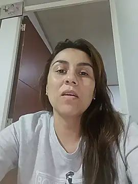 Snapshot of vanessa-titisM chatting on May 31, 2026, 12:19 am vanessa-titisM online show from May 31, 2026, 12:19 am