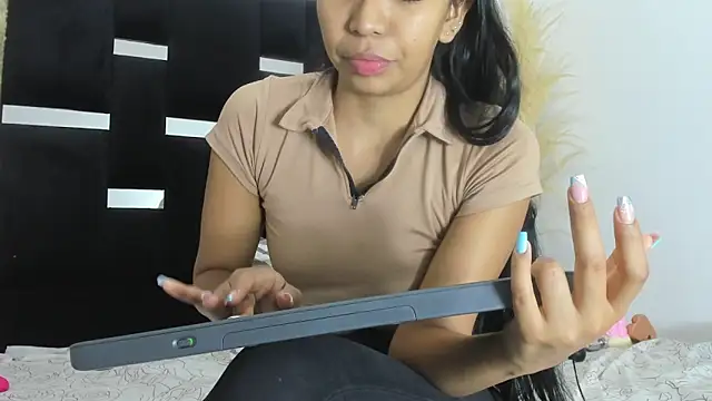 Maeve6721 online show from October 18, 2025, 10:49 am