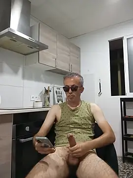 Snapshot of EmilioTaladdro chatting on June 23, 2026, 11:03 pm EmilioTaladdro online show from June 23, 2026, 11:03 pm