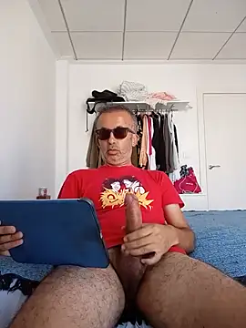 Snapshot of EmilioTaladdro chatting on July 3, 2026, 11:05 am EmilioTaladdro online show from July 3, 2026, 11:05 am