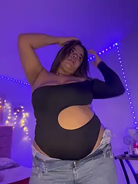 Anabelle 00  online show from April 28, 2026, 3:22 am
