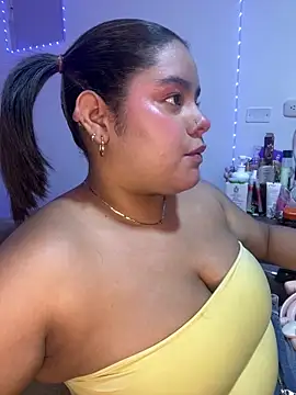 Snapshot of Anabelle_00_ chatting on June 18, 2026, 4:02 am Anabelle 00 online show from June 18, 2026, 4:02 am
