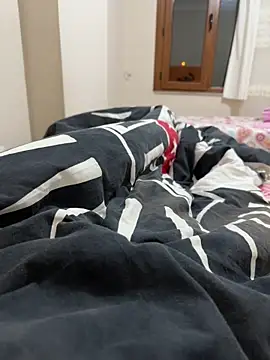 Snapshot of LAZ3R1 chatting on September 21, 2025, 9:38 pm LAZ3R1 online show from September 21, 2025, 9:38 pm