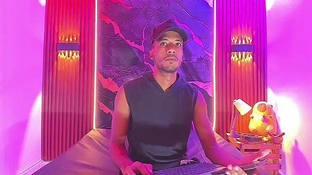 Snapshot of Lucky_boys__X chatting on October 3, 2025, 11:18 am Lucky boys X online show from October 3, 2025, 11:18 am