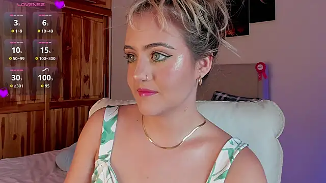 MaryMoon  online show from September 28, 2025, 9:31 pm