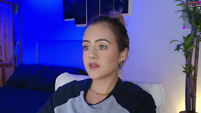 MaryMoon  online show from October 8, 2025, 10:51 pm