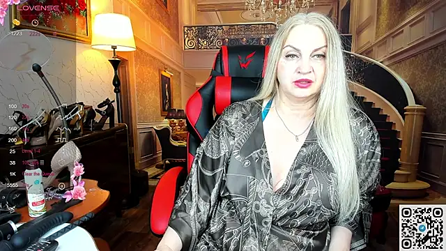 Snapshot of Nina_Devillle chatting on May 21, 2026, 12:01 pm Nina Devillle online show from May 21, 2026, 12:01 pm