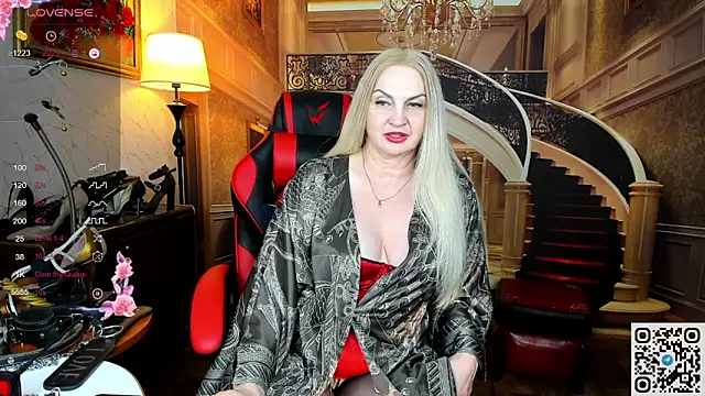 Snapshot of Nina_Devillle chatting on June 20, 2026, 7:55 am Nina Devillle online show from June 20, 2026, 7:55 am