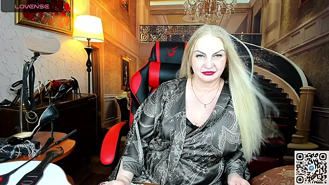 Snapshot of Nina_Devillle chatting on July 19, 2026, 12:42 pm Nina Devillle online show from July 19, 2026, 12:42 pm