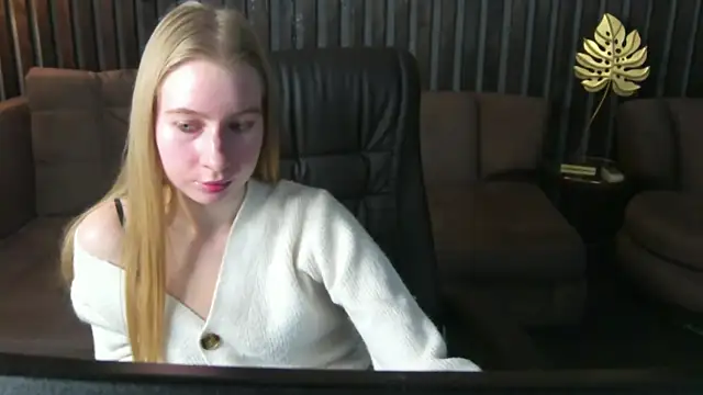 Alina Blonde online show from March 24, 2026, 6:51 am