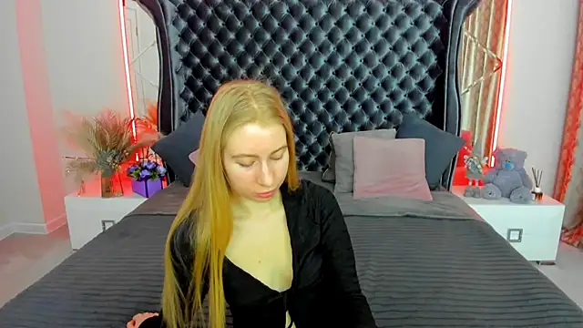 Alina Blonde online show from April 25, 2026, 5:54 am