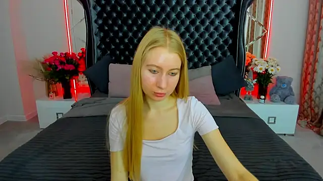 Alina Blonde online show from June 27, 2026, 5:56 am