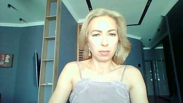 Snapshot of Ivvona chatting on July 13, 2026, 10:07 am Ivvona online show from July 13, 2026, 10:07 am