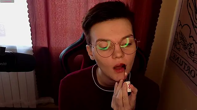 Snapshot of KrisNeal chatting on October 5, 2025, 9:07 am KrisNeal online show from October 5, 2025, 9:07 am