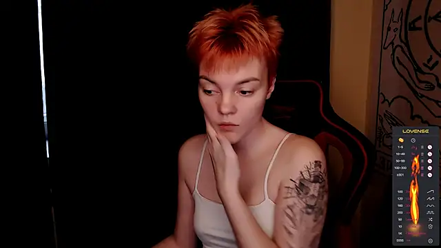 Snapshot of KrisNeal chatting on November 13, 2025, 8:57 am KrisNeal online show from November 13, 2025, 8:57 am