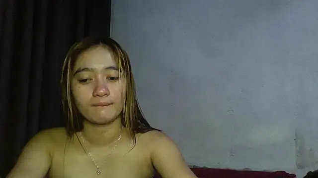 Elysia Fox online show from June 17, 2026, 5:32 am