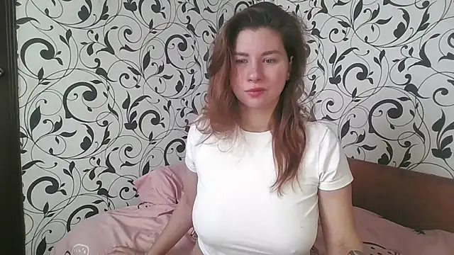 YourEmilie online show from November 14, 2025, 8:46 am