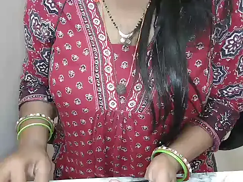 Snapshot of bold_naina chatting on November 7, 2025, 4:12 am bold naina online show from November 7, 2025, 4:12 am