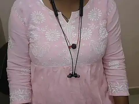 Snapshot of bold_naina chatting on November 8, 2025, 3:39 am bold naina online show from November 8, 2025, 3:39 am