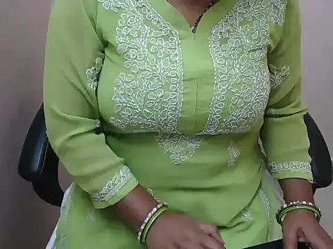 Snapshot of bold_naina chatting on November 10, 2025, 4:00 am bold naina online show from November 10, 2025, 4:00 am