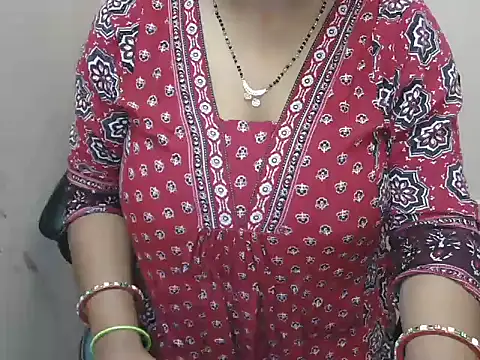 Snapshot of bold_naina chatting on November 28, 2025, 4:04 am bold naina online show from November 28, 2025, 4:04 am