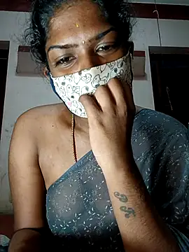 Snapshot of Tamil_Kavitha chatting on October 27, 2025, 8:24 pm Tamil Kavitha online show from October 27, 2025, 8:24 pm