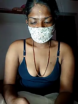 Snapshot of Tamil_Kavitha chatting on November 30, 2025, 4:22 pm Tamil Kavitha online show from November 30, 2025, 4:22 pm