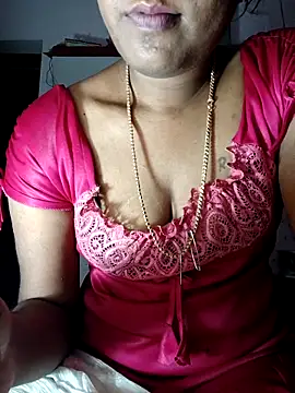 Snapshot of Tamil_Kavitha chatting on December 18, 2025, 4:35 pm Tamil Kavitha online show from December 18, 2025, 4:35 pm