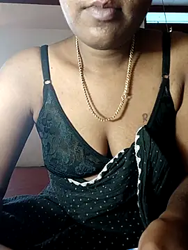 Snapshot of Tamil_Kavitha chatting on December 21, 2025, 7:15 am Tamil Kavitha online show from December 21, 2025, 7:15 am