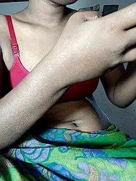 Snapshot of Tamil_Kavitha chatting on February 9, 2026, 5:44 am Tamil Kavitha online show from February 9, 2026, 5:44 am