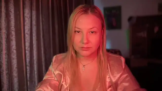 Snapshot of BikiHellena chatting on November 13, 2025, 8:24 am BikiHellena online show from November 13, 2025, 8:24 am