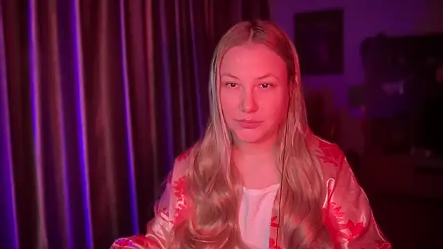 BikiHellena online show from April 24, 2026, 3:31 am