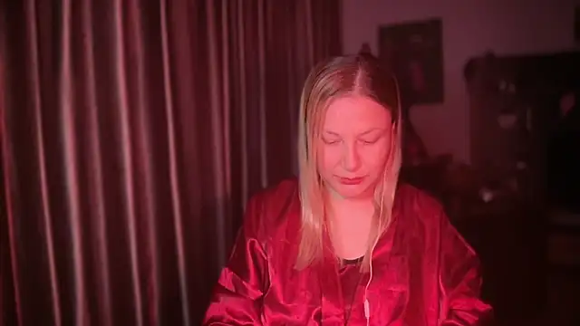 BikiHellena online show from June 11, 2026, 4:54 am