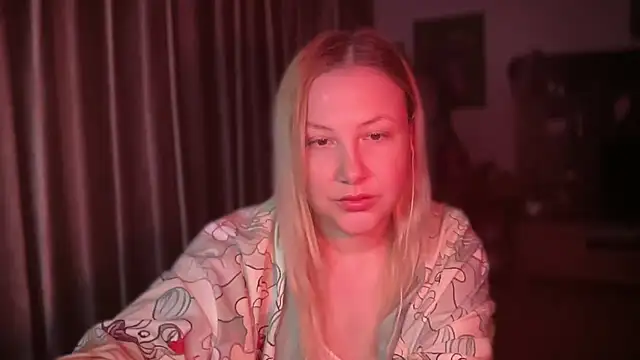 BikiHellena online show from June 12, 2026, 4:44 am