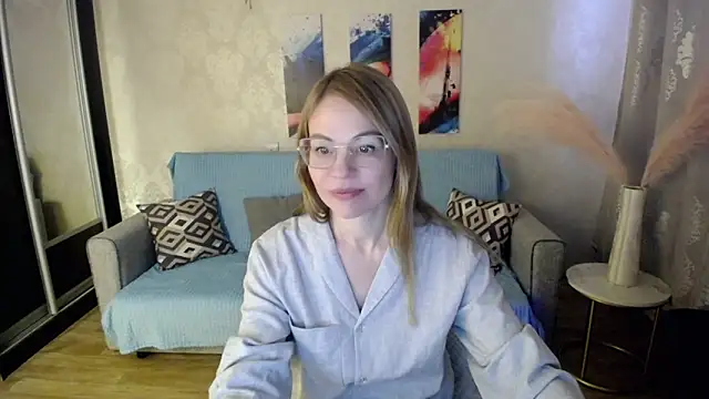 shy hot cat online show from November 20, 2025, 10:04 am