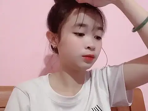 Snapshot of Suna7383 chatting on October 1, 2025, 3:40 pm Suna7383 online show from October 1, 2025, 3:40 pm