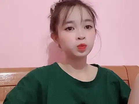 Snapshot of Suna7383 chatting on October 3, 2025, 4:48 pm Suna7383 online show from October 3, 2025, 4:48 pm