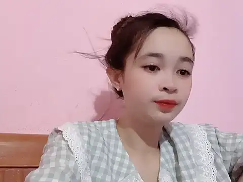 Snapshot of Suna7383 chatting on October 11, 2025, 6:28 pm Suna7383 online show from October 11, 2025, 6:28 pm