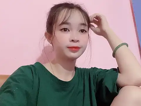 Snapshot of Suna7383 chatting on October 12, 2025, 5:56 pm Suna7383 online show from October 12, 2025, 5:56 pm