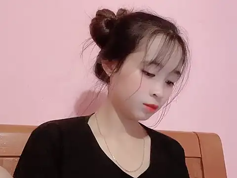 Snapshot of Suna7383 chatting on October 13, 2025, 5:02 pm Suna7383 online show from October 13, 2025, 5:02 pm