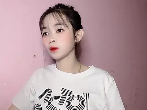 Snapshot of Suna7383 chatting on November 4, 2025, 3:44 pm Suna7383 online show from November 4, 2025, 3:44 pm