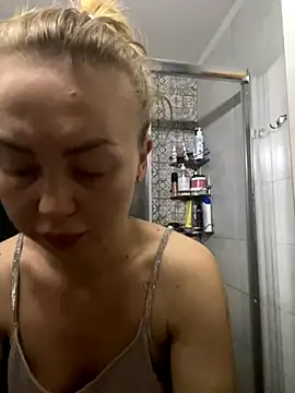 MartaLuna  online show from November 6, 2025, 7:26 pm