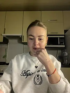 MartaLuna  online show from February 28, 2026, 6:42 pm